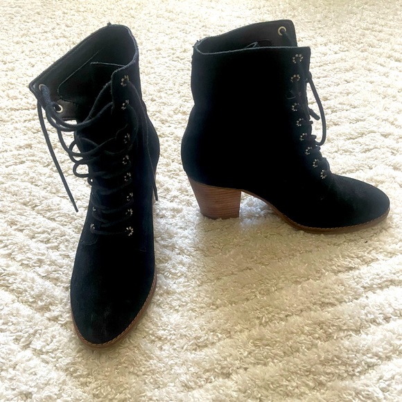 Women’s Frye & Co lace up suede bootie - Picture 2 of 6